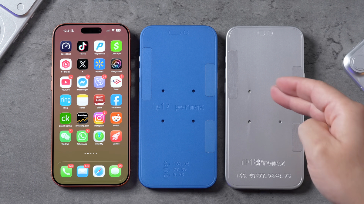 So sánh Dynamic Island iPhone 17 Pro Max (trái) và iPhone 18 Pro Max (phải) – thu nhỏ 35% chiều ngang. (Nguồn: MacRumors / Ice Universe)