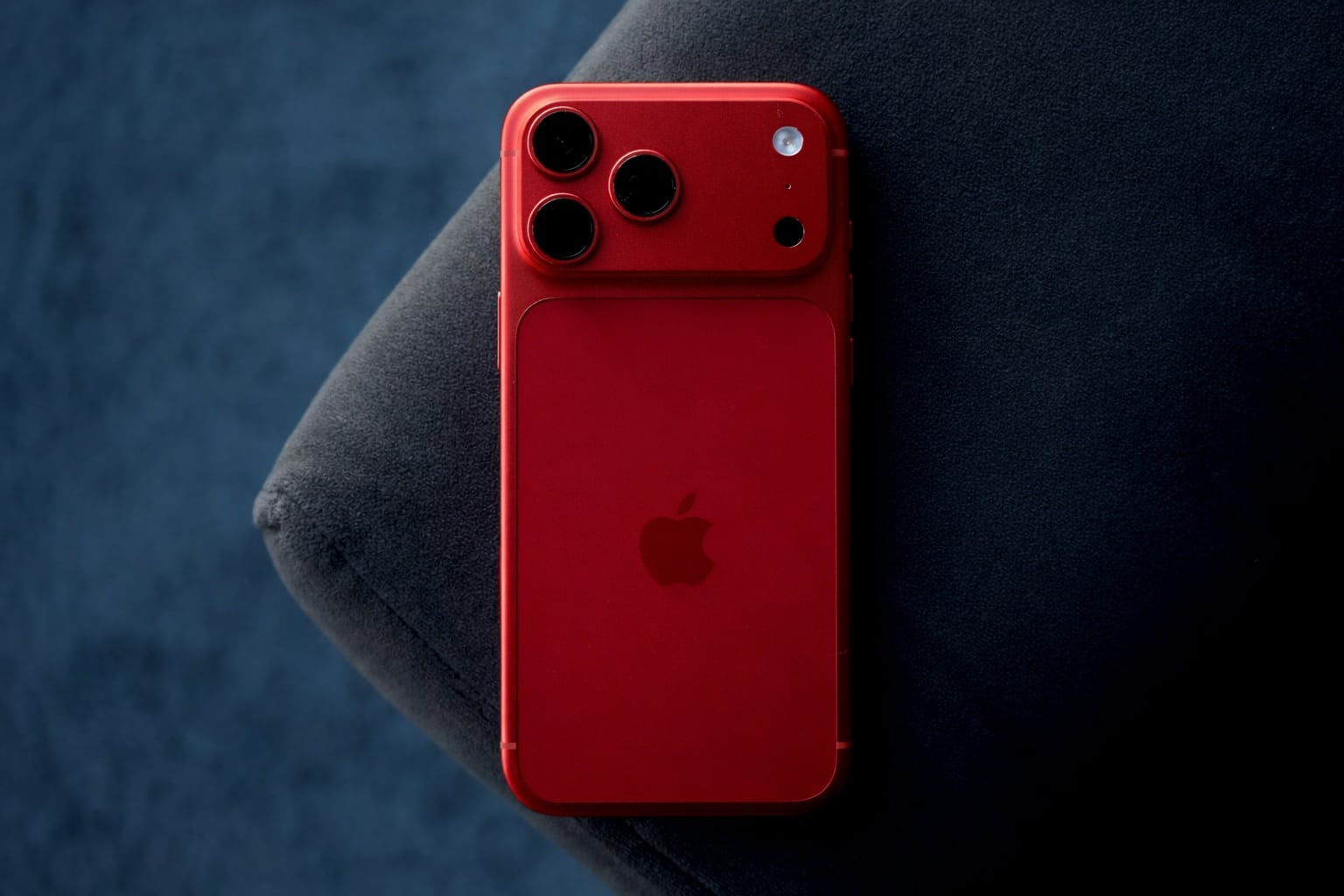 Giá iPhone 18 tiêu chuẩn có thể bị ảnh hưởng bởi chi phí RAM, chip 2nm và áp lực tối ưu sản xuất của Apple (Nguồn: Internet)