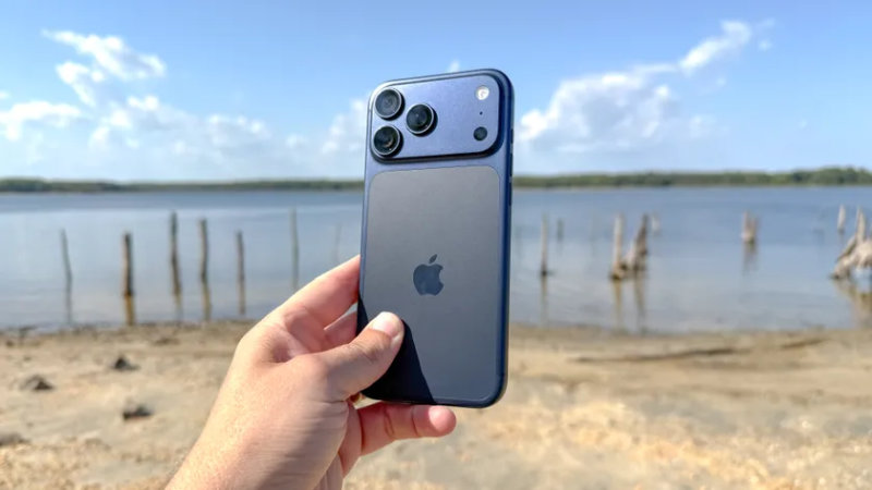 Apple đang sử dụng chiến lược giá xâm lược, giữ giá để cạnh tranh thị phần với Samsung