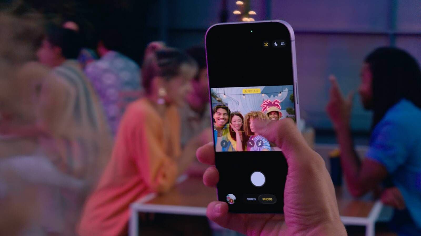 iPhone 18 Center Stage