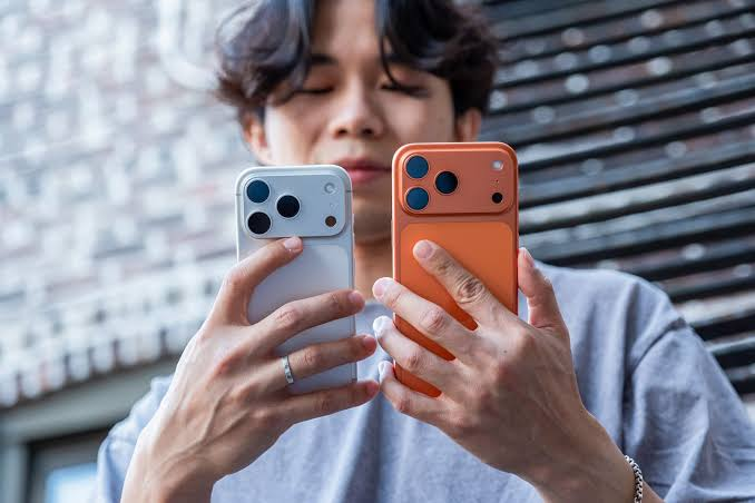 Face ID và camera selfie là những thành phần khác nhau dù cùng nằm ở khu vực phía trước thiết bị (Nguồn: Internet)