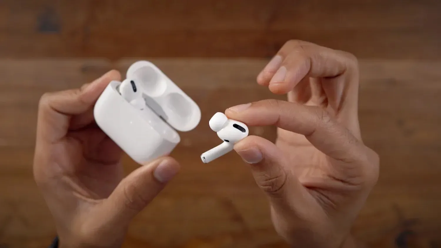 Khi hai thiết bị cùng hỗ trợ AAC, iPhone có thể mã hóa tín hiệu theo AAC trước khi gửi tới tai nghe để giải mã và phát lại (Nguồn: Internet)