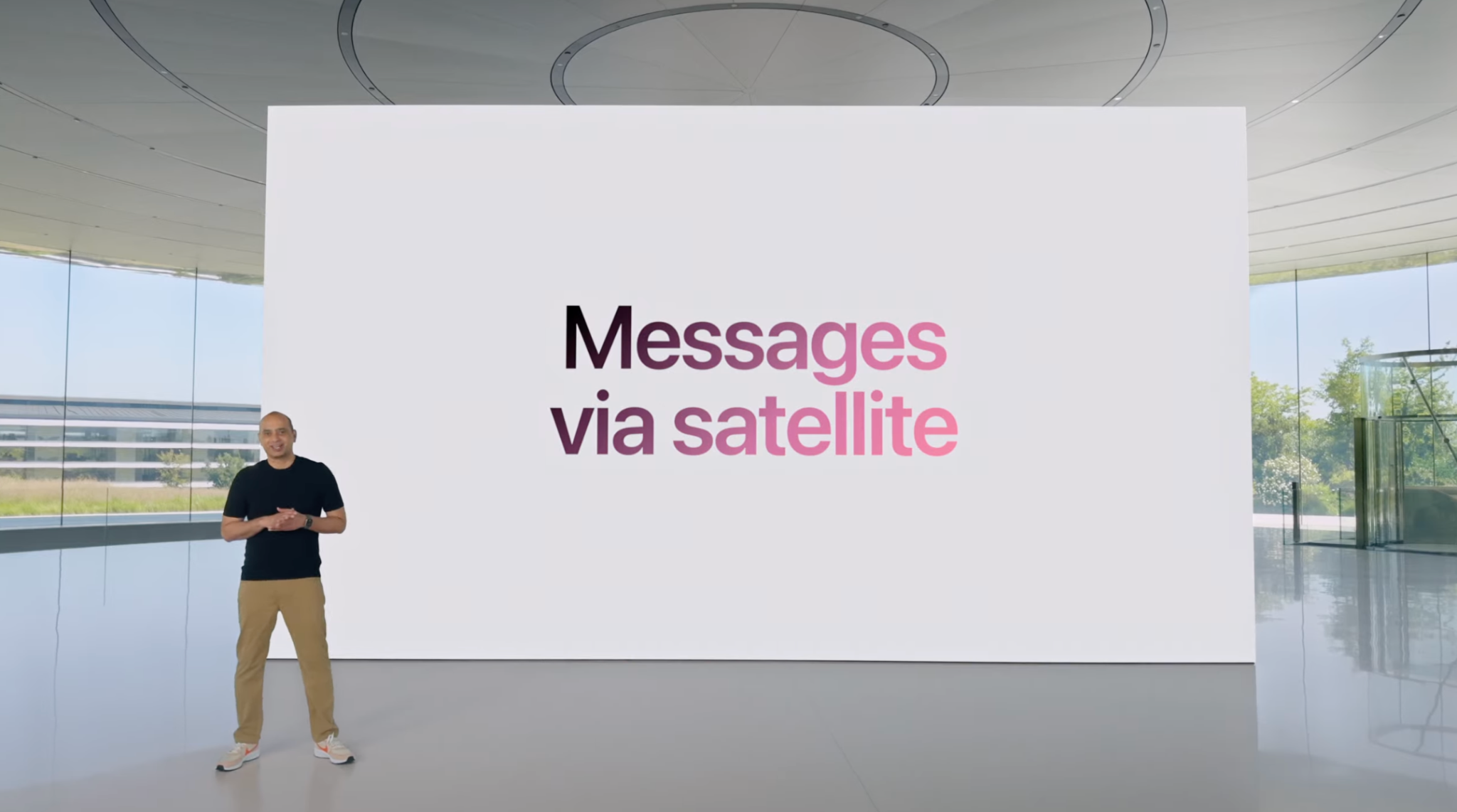 iPhone 18 nhắn tin qua vệ tinh: Gửi iMessage khi mất sóng thế nào?