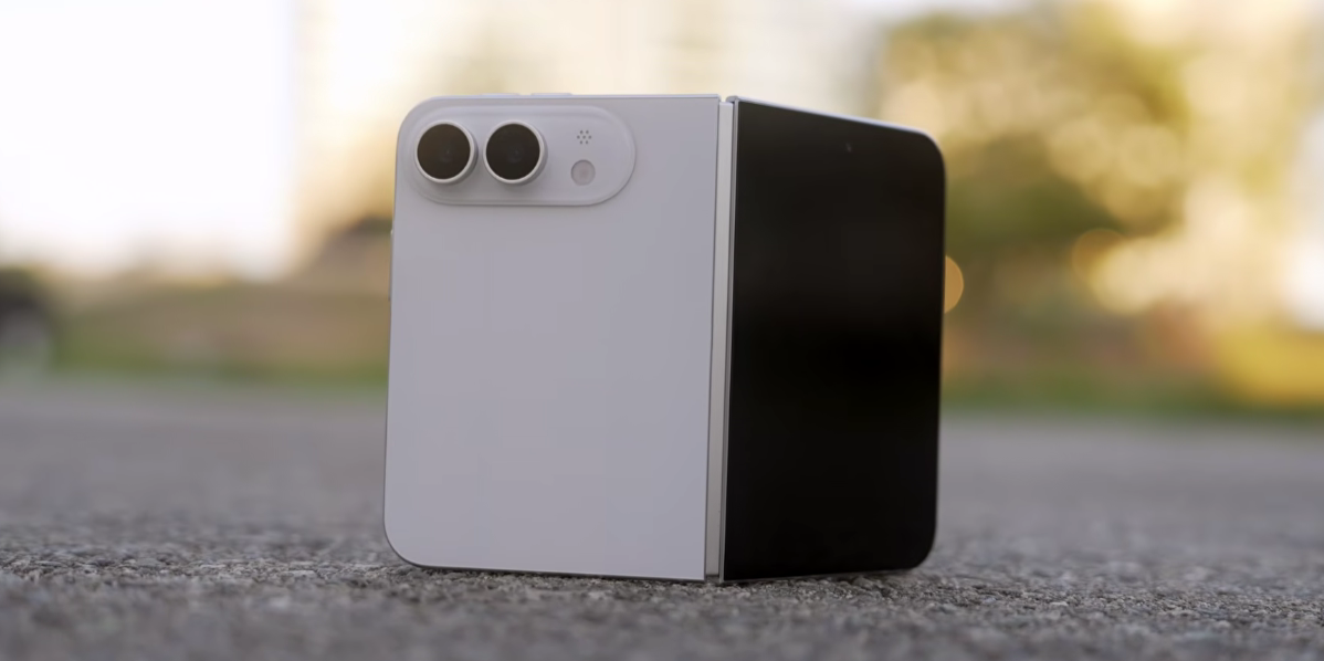 Mô hình iPhone Fold với thiết kế dạng gập sách với màn hhìn phụ 5,5 inch và màn hình chính 7,8 inch được video nhắc tới